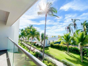 Large Beach Front 2bed/2bath Condo: Save $50+/nt!